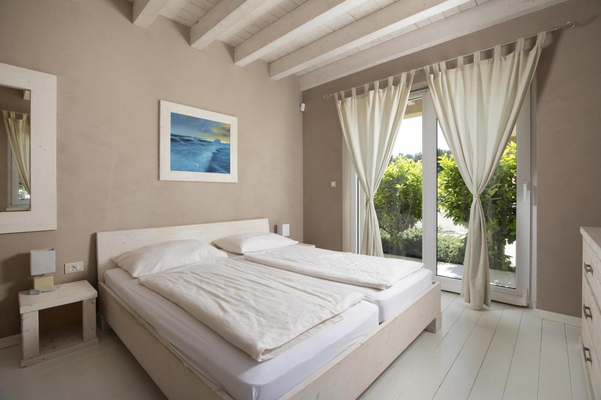 Villa Bella - Beautiful And Modern House With Pool, Souna, Jacuzzi & Playground, Liznjan - Istra Buitenkant foto